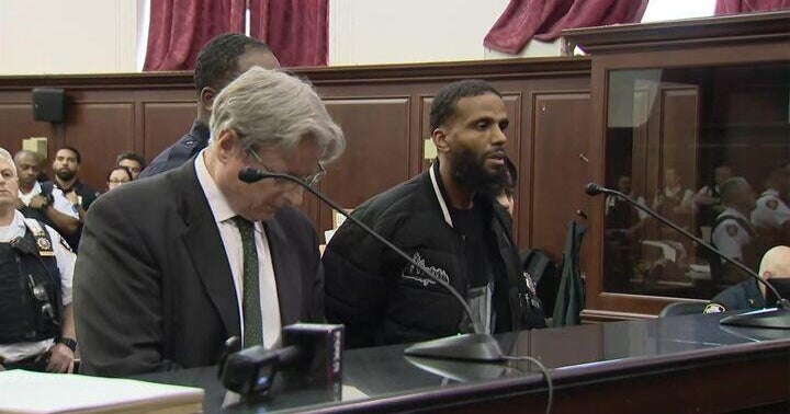 Man accused in attack on Manhattan Criminal Court officers faces judge 