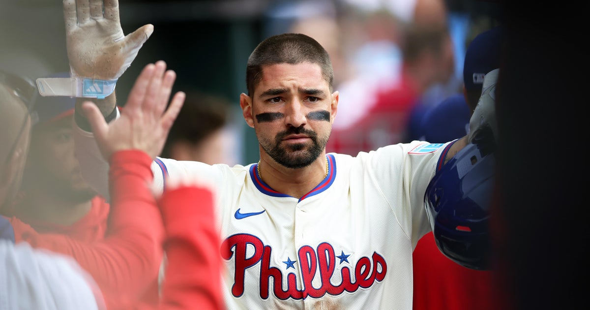 Castellanos returns to Phillies lineup after benching for "inappropriate comment" 