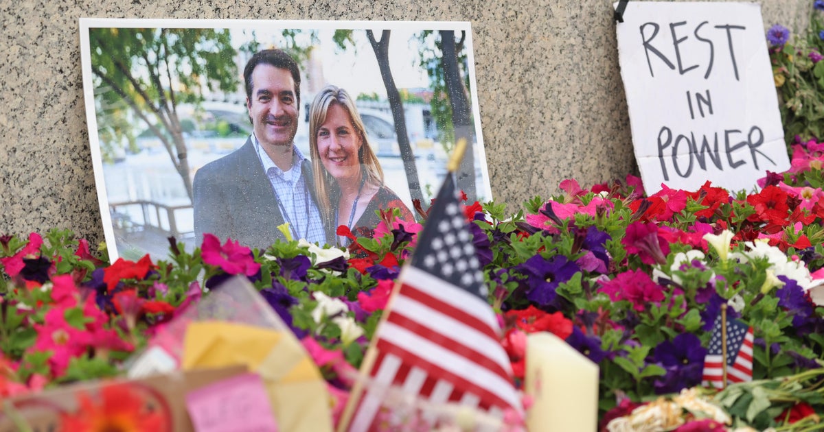 Candlelight vigil at Capitol will honor Mark and Melissa Hortman 