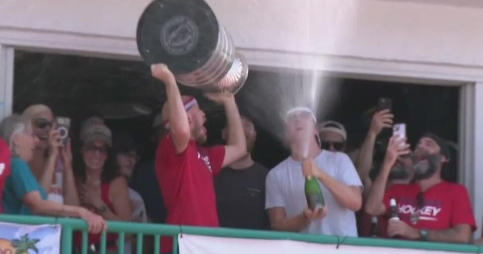 Panthers celebrate Stanley Cup win with fans at Fort Lauderdale bar