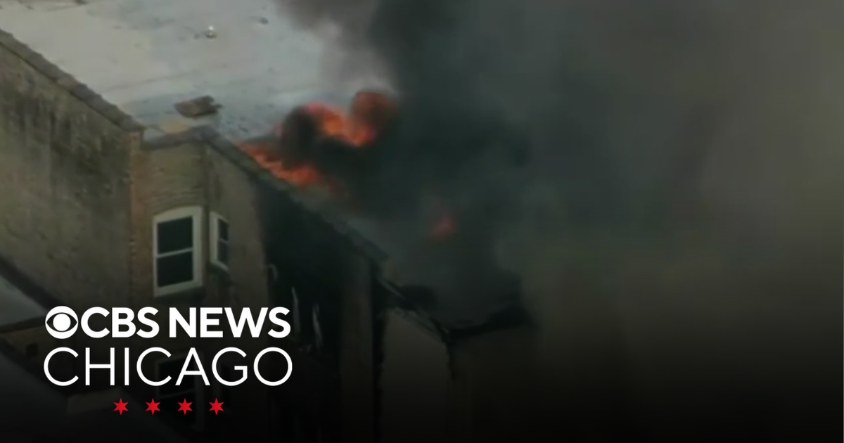 Apartment building fire leaves families displaced in Chicago's North ...