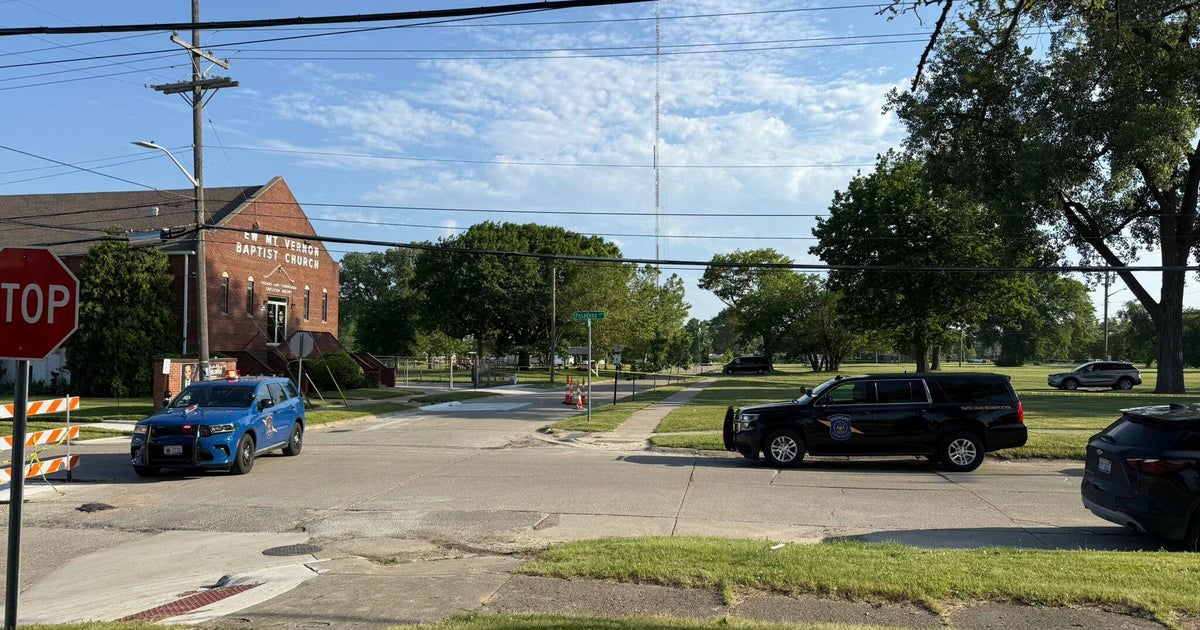 1 dead, 3 injured in shooting at Royal Oak Township Park 