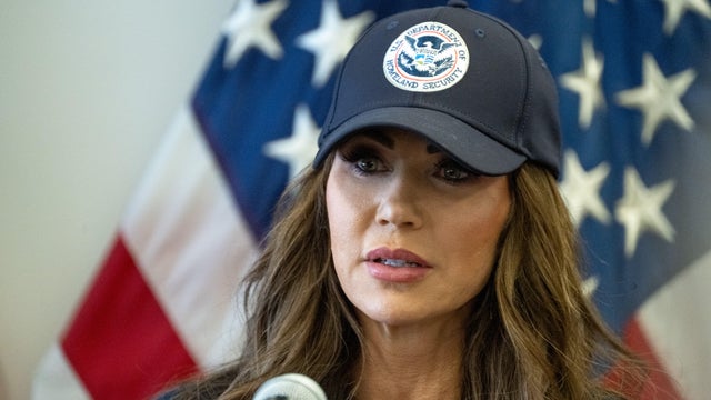 Sen. Alex Padilla is forcibly removed from Secretary Kristi Noem's press conference 