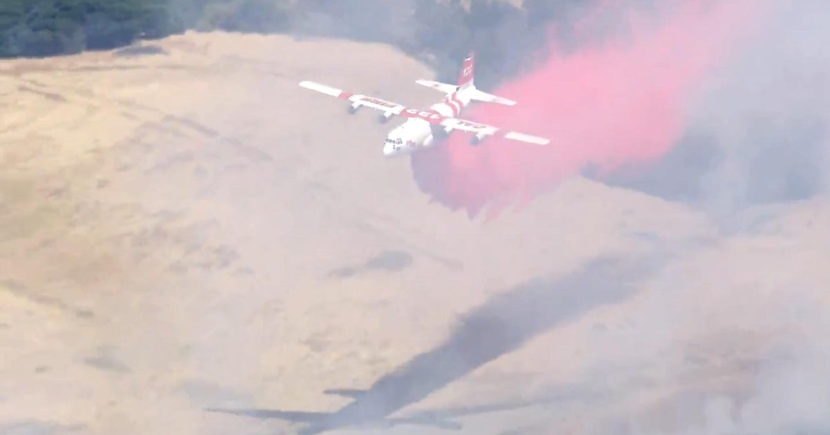 Vegetation fire burns in Rodeo near homes, Highway 4 
