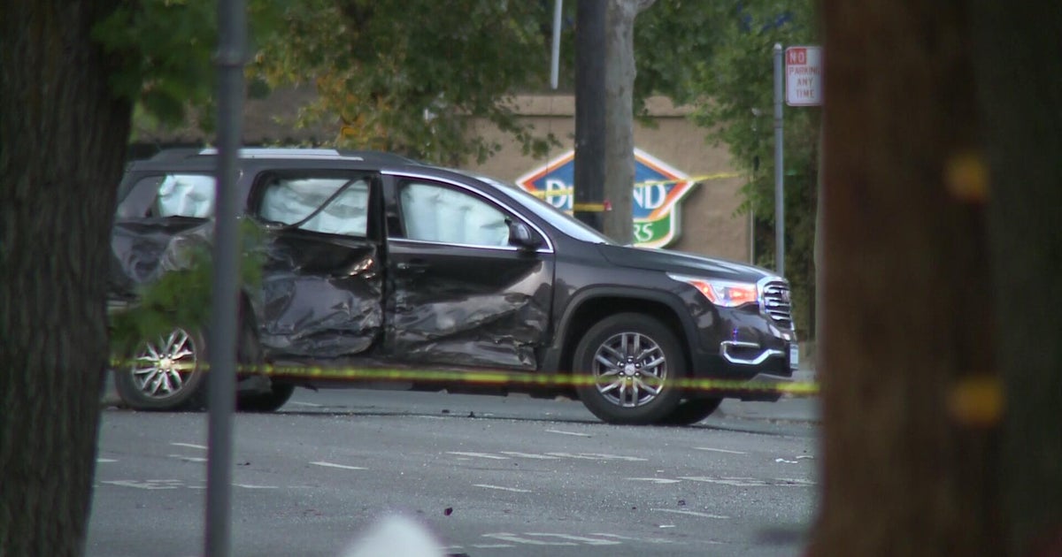 Man dies after multiple-vehicle crash near downtown Sacramento 