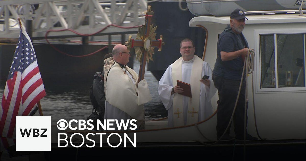 Pope Leo Leads Corpus Christi Procession, Calls for Peace in Rome