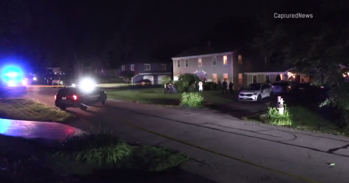 3 people shot, wounded in house near Elgin 