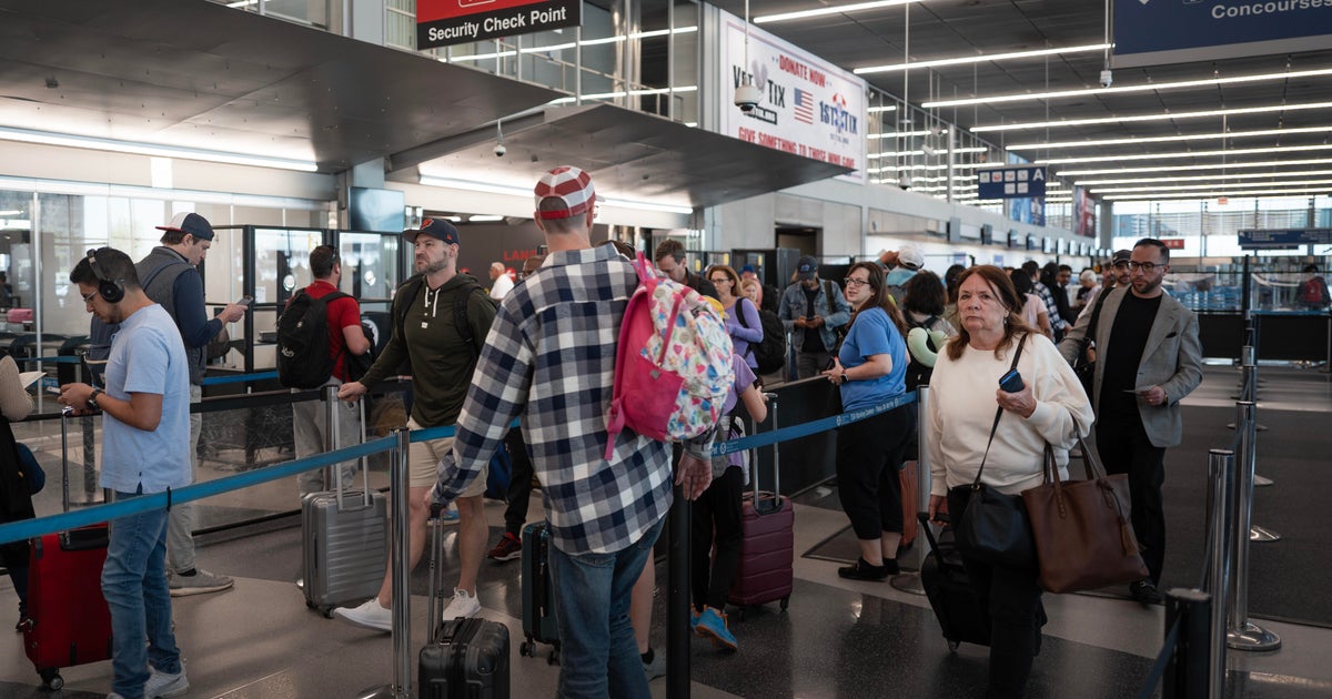 O'Hare Airport sets new travel record at TSA checkpoints 