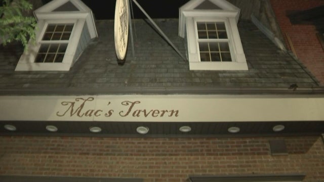 macs-tavern-closing-frame-1488.jpg 