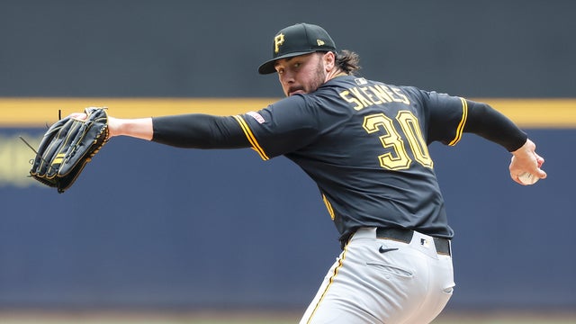 Pittsburgh Pirates v Milwaukee Brewers 