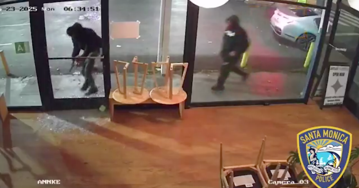 Santa Monica police share video of coffee shop burglary as search for two suspects continues 