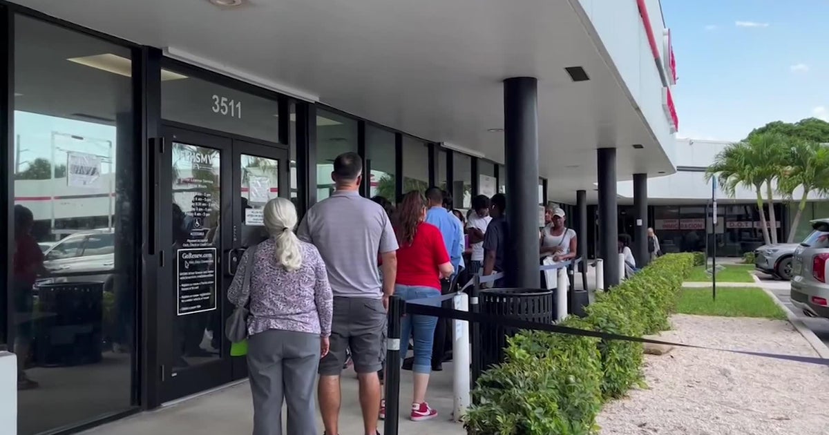 Overnight lines, safety concerns at Sunrise DMV as Broward prepares for 2026 takeover 