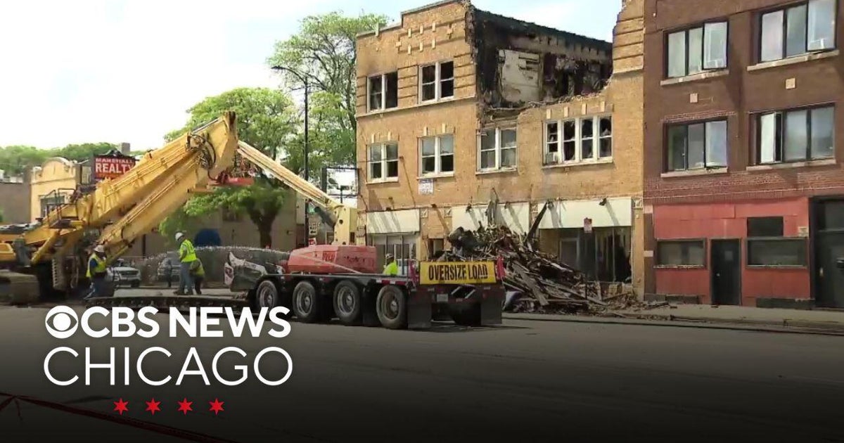 3 dead, at least 3 hurt in apartment building fire on Chicago’s West ...
