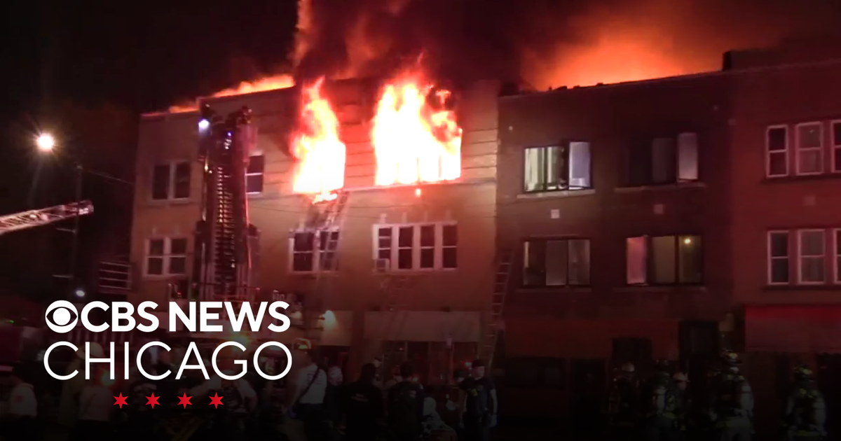3 dead, at least 3 injured in Chicago fire at apartment building on ...