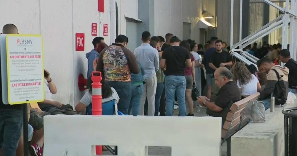 South Florida lawyer files lawsuit over long lines at DMV