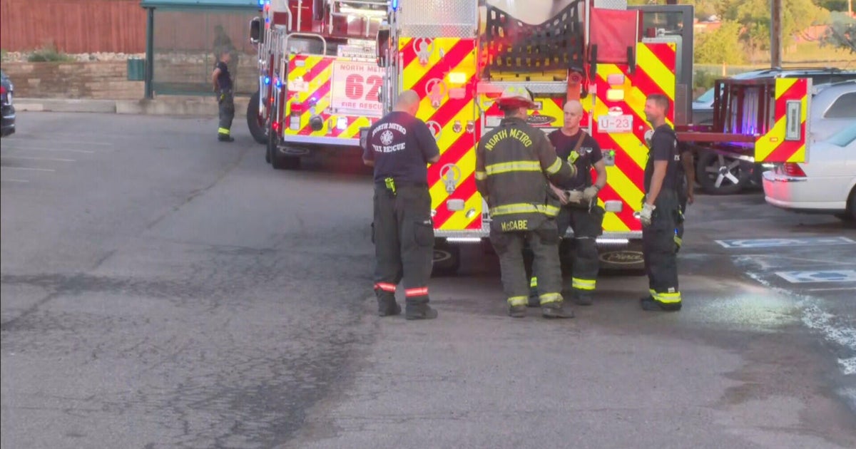 2 hospitalized after fire at Colorado apartment complex 