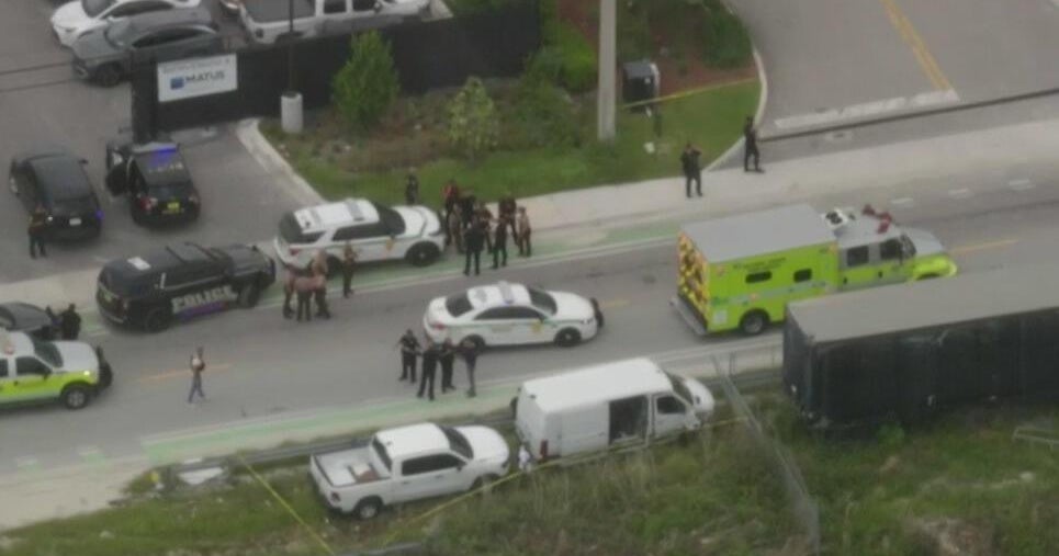 Police pursuit ends in Medley