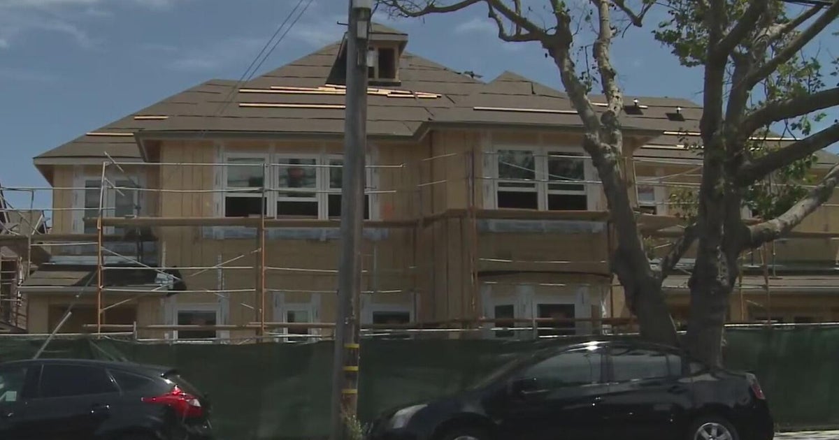 Berkeley City Council approves zoning change to encourage "middle housing" 