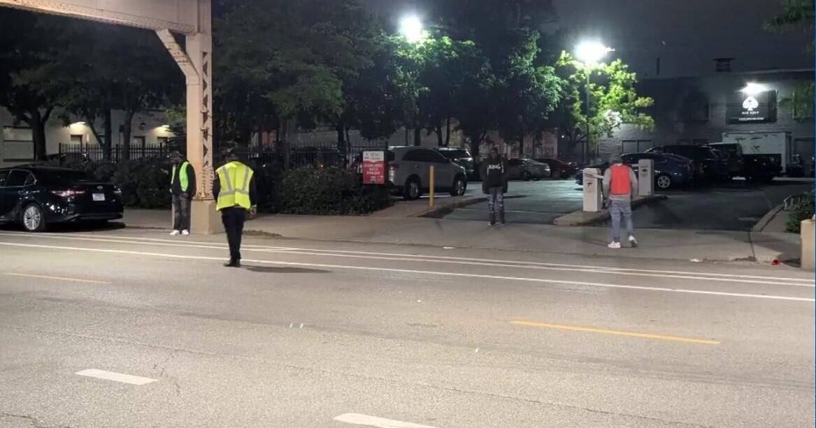 Fulton Market visitors are being warned about fake parking attendants 