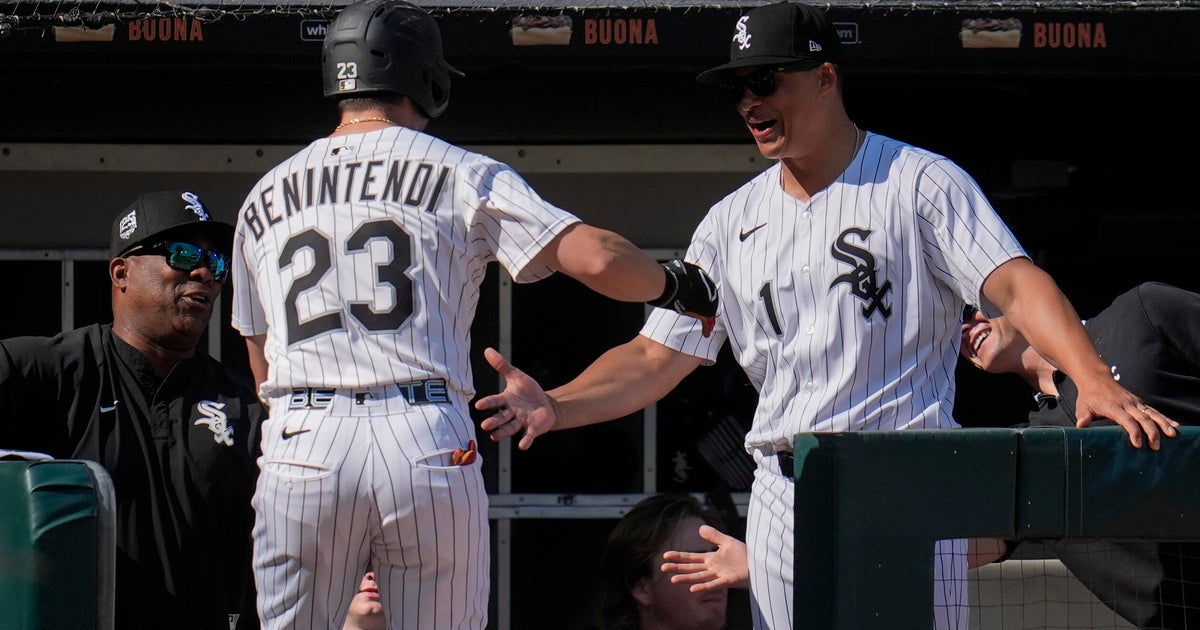 Houser goes 7 innings and Benintendi homers as White Sox blank Giants 1-0 