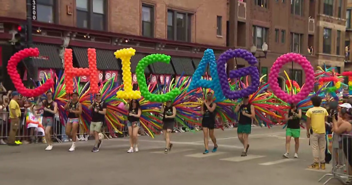 Crowds flock to East Lakeview for 54th annual Chicago Pride Parade 