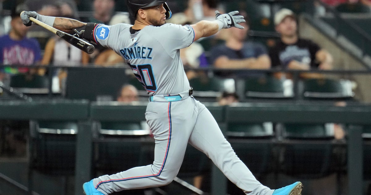 Miami Marlins use 8th-inning rally to beat Arizona Diamondbacks 6-4, win 7th straight game