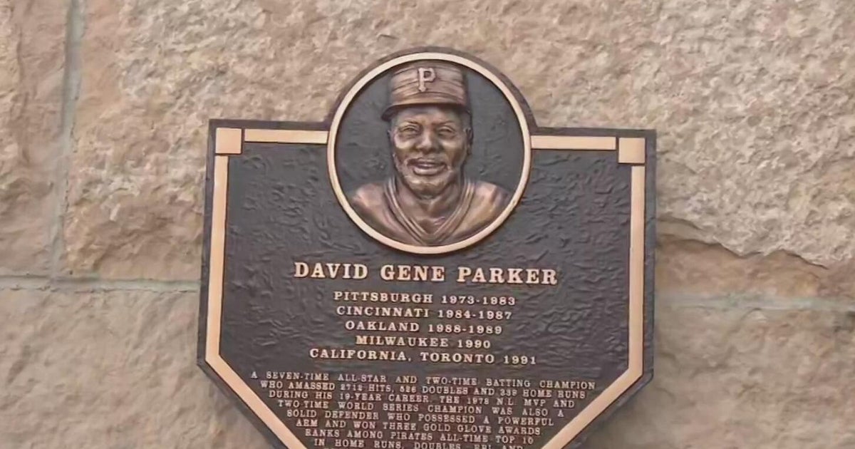 Pirates fans remember longtime outfielder Dave Parker