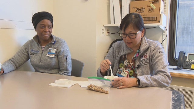 health-care-worker-eating.jpg 