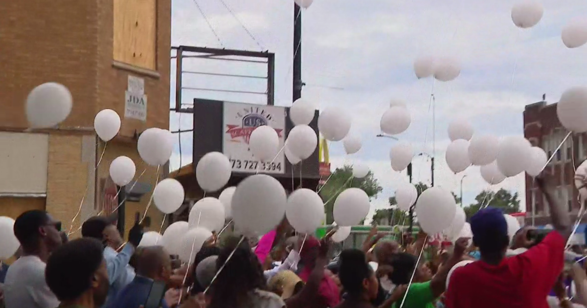 Balloon release, prayer ceremony held for victims of fatal West Side fire 