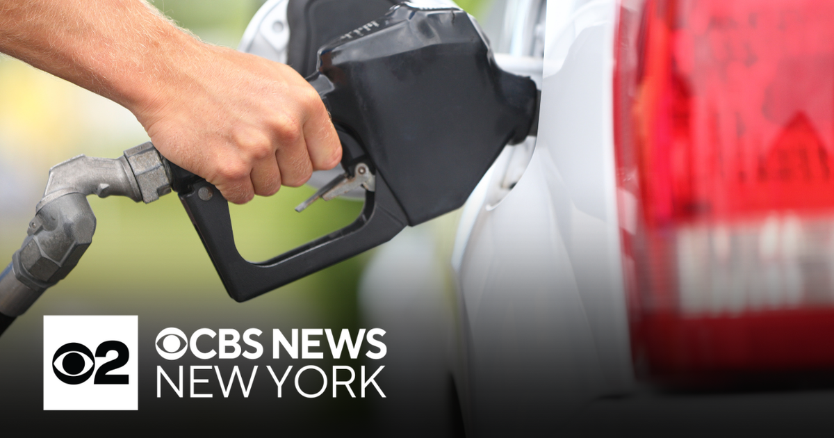 Gas prices drop ahead of July 4th weekend - CBS New York