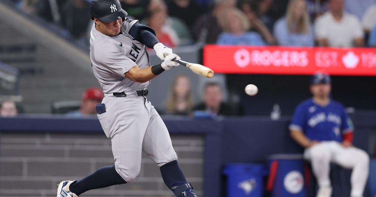 Yankees unravel in 6th inning, drop series opener against Blue Jays 