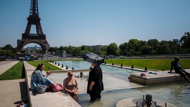 FRANCE-WEATHER-HEATWAVE-TOURISM 