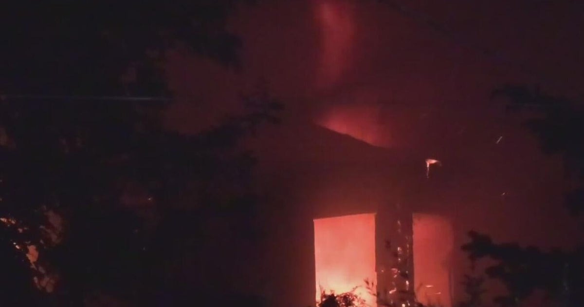 Police investigating residential fire on Chicago's Northwest Side 