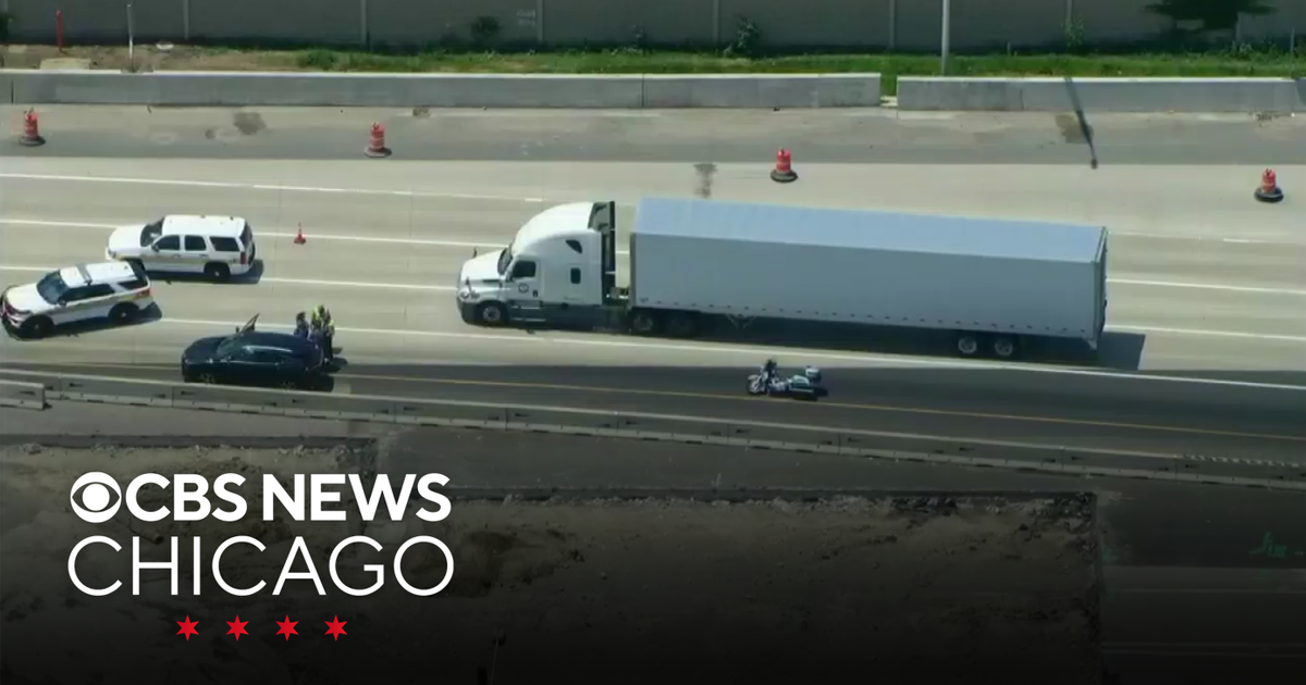 Deadly crash involving motorcycle, semi truck shuts down lanes on I-294 ...