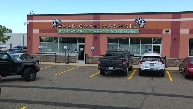 6p-pkg-stc-weed-dispensary-wcco862m-00-01-4701.jpg 