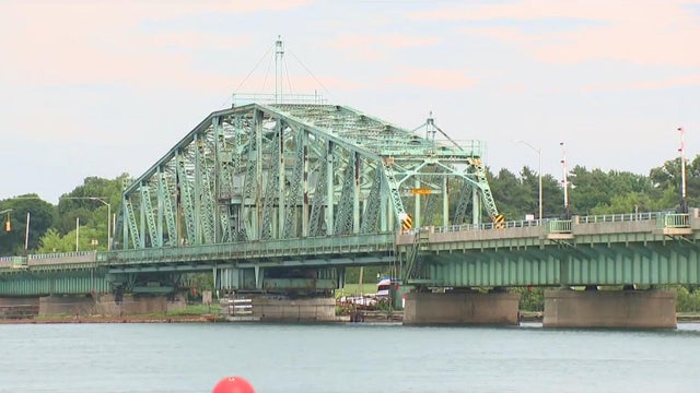 Grosse Ile bridge reopens 
