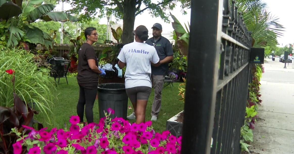 Chicago police officer sharing love of gardening to help fellow cops with self-care 