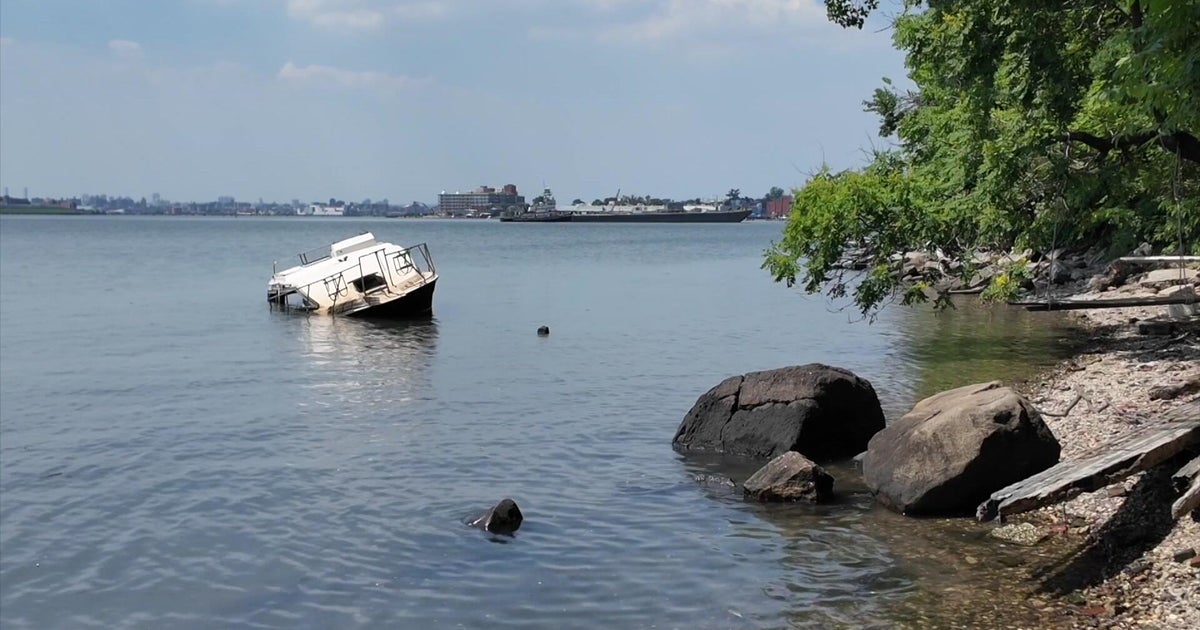 Abandoned boats clog NYC waterways, fueling environmental concerns 