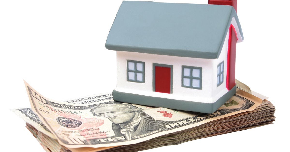$150,000 home equity loan vs. $150,000 HELOC: Which is cheaper now?