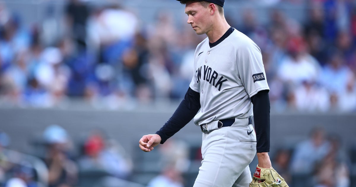 Blue Jays outlast Yankees 11-9 to tie New York for AL East lead 