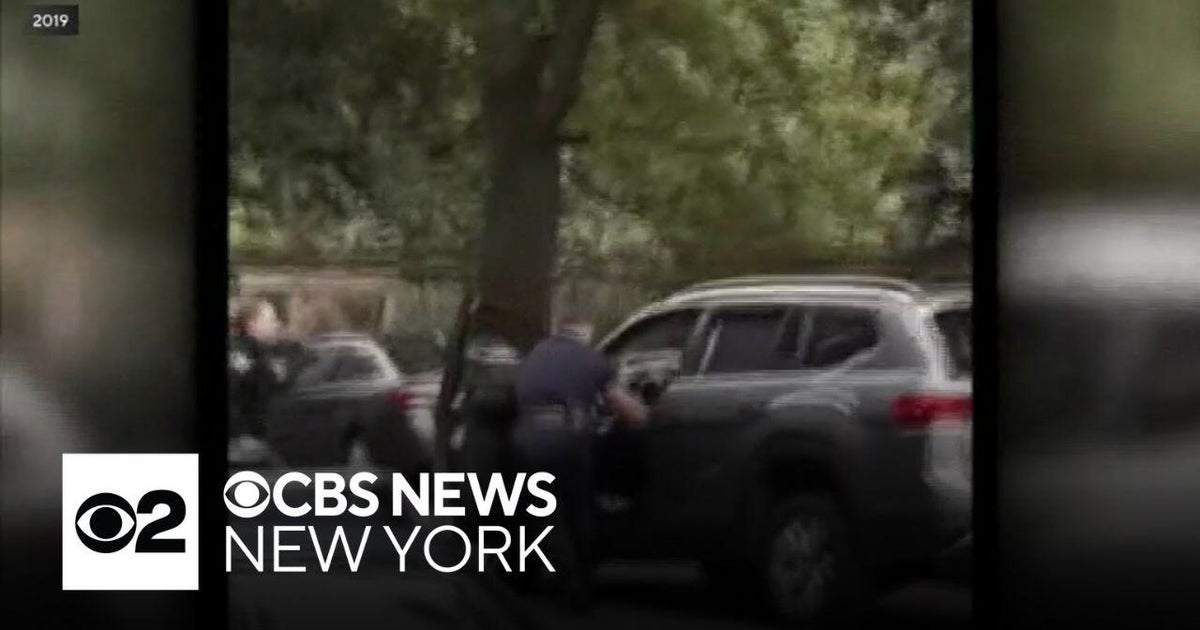 NYPD commissioner rules cop who fatally shot man during traffic stop ...