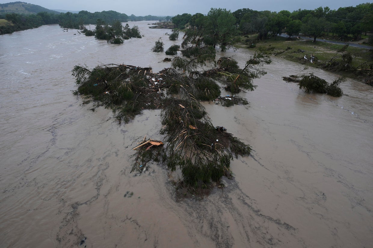 Death toll in devastating Texas flash floods at least 120, dozens still ...