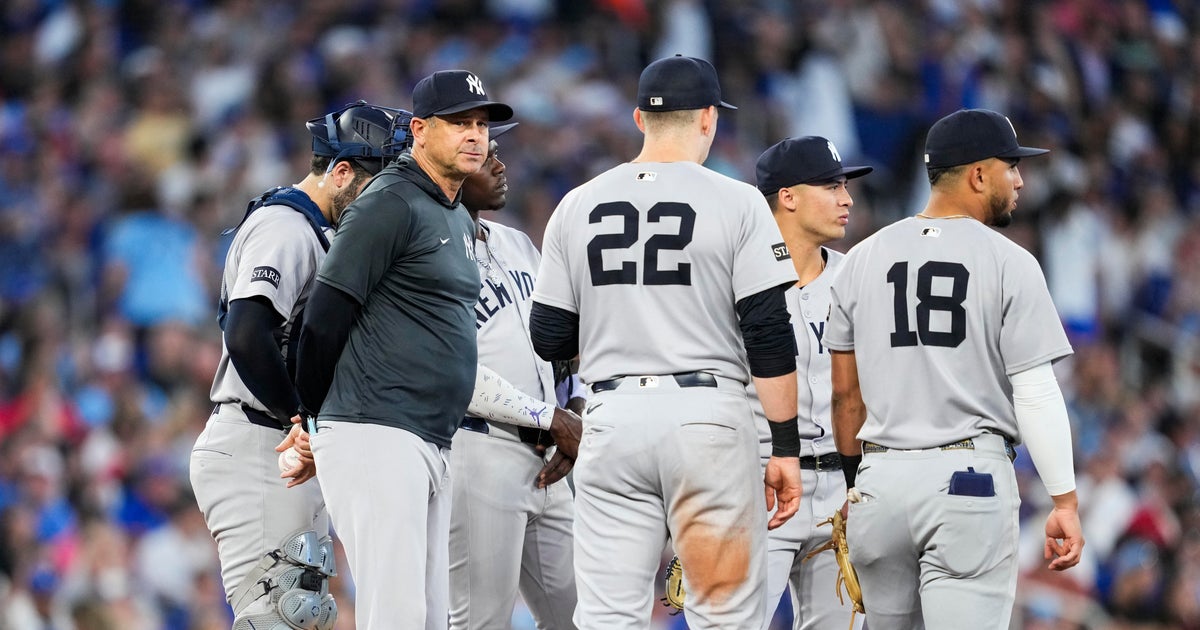 Blue Jays sweep Yankees to take AL East lead 