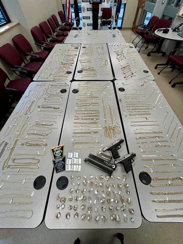 jewelry.jpg 