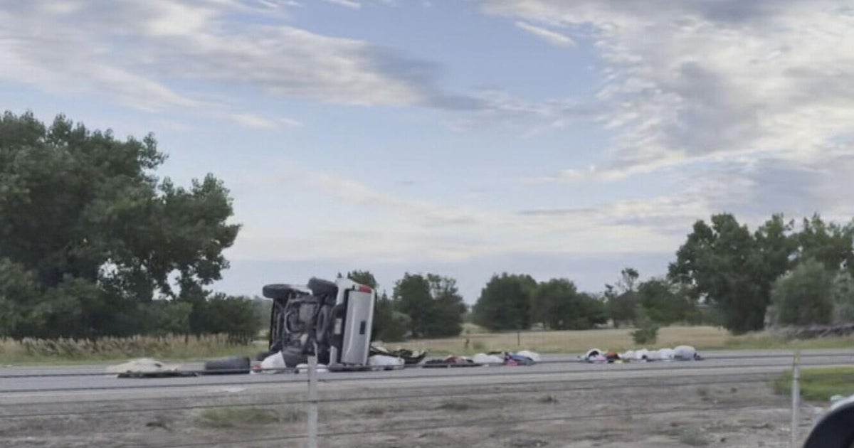 I-76 westbound reopens after 5 injured in crash in Commerce City 