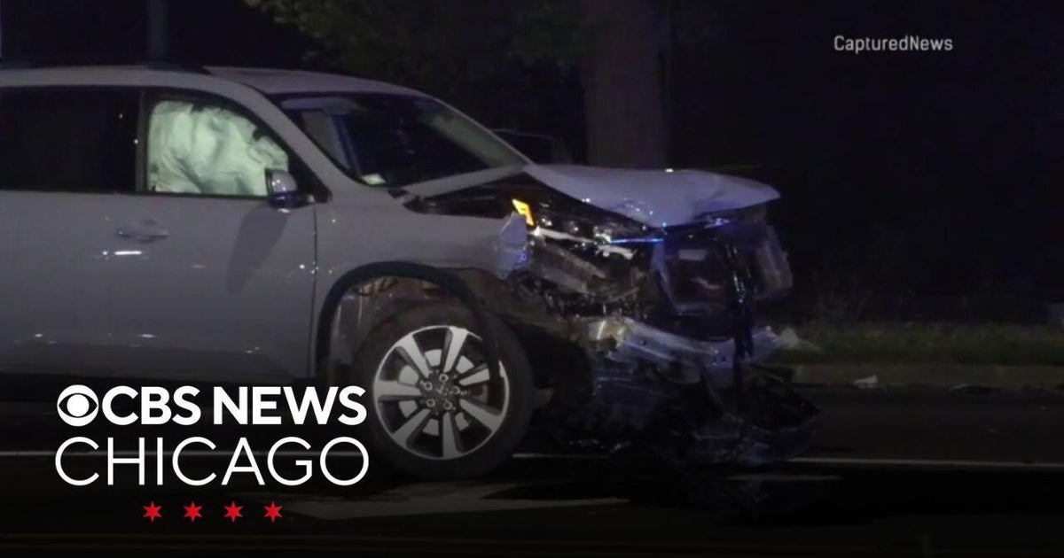 Driver killed in crash after running red light on Chicago’s Northwest ...