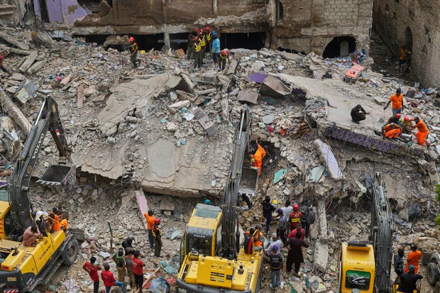Pakistan building collapse 