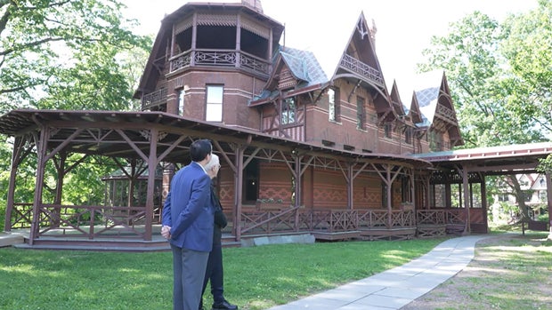at-mark-twain-house-in-hartford-ct.jpg