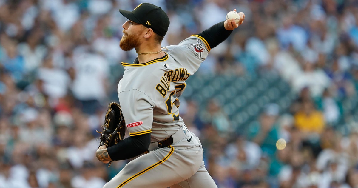 Williamson has RBI double, Castillo strikes out 8 in 7 innings as Mariners beat Pirates 1-0 