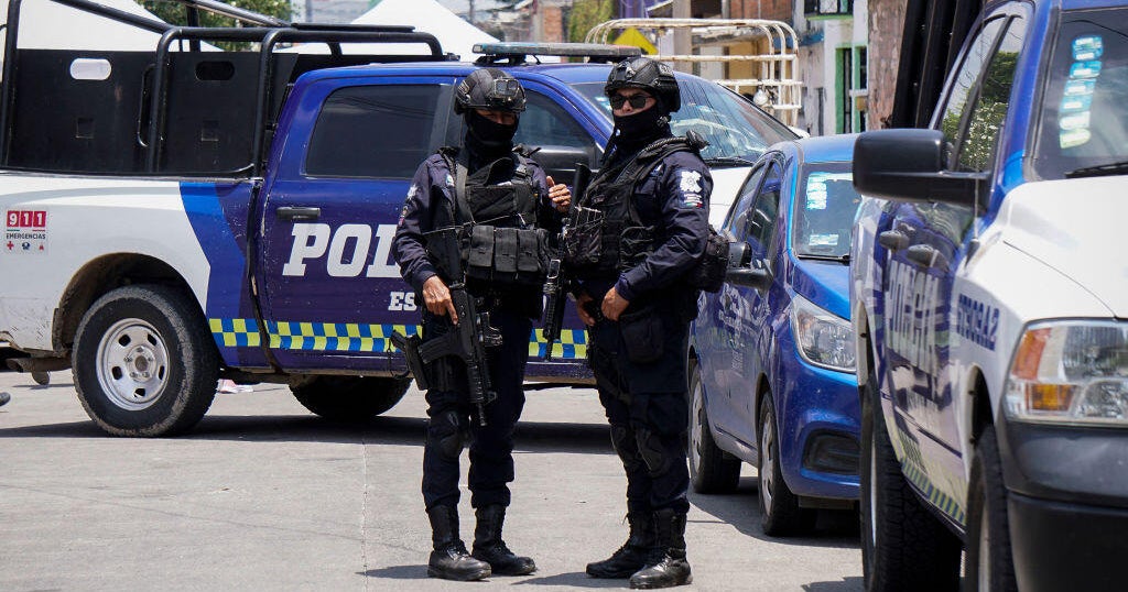 Mexican city councilor gunned down during basketball game 